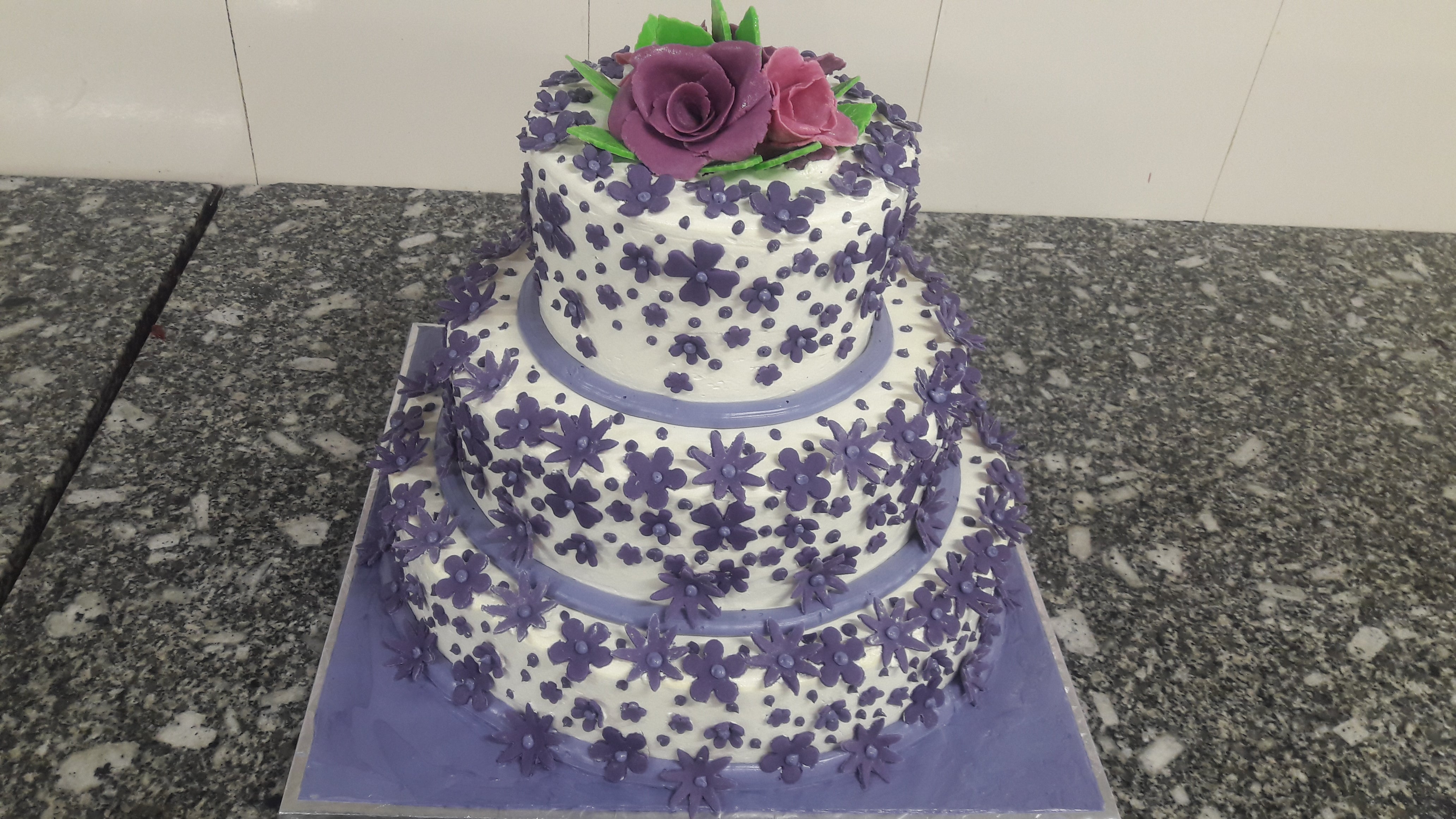 Anniversary Cakes (Per Pound)